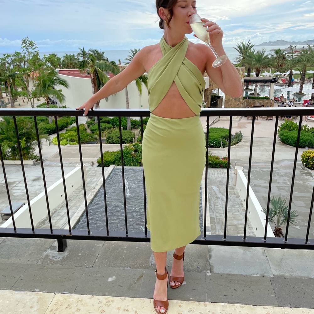 Green Forever 21 crossover halter midi dress size Small worn once